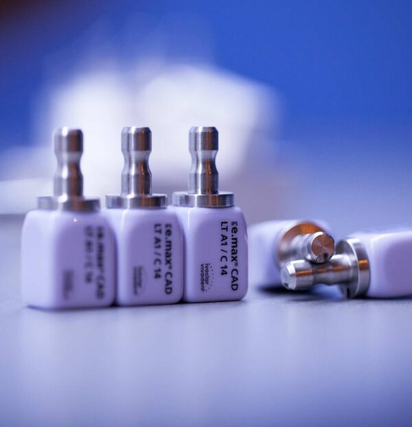 IPS e.max CAD LT I12 & C14