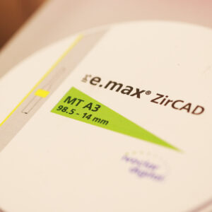 dccshop.eu-ips-e.max-zircad-mt-discs_i8a2-hz.jpg IPS e.max ZirCAD disc LT